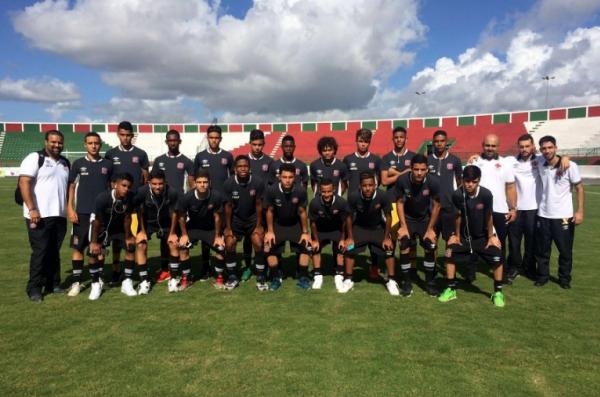 Equipe sub-15 do Vasco posa para foto no Estdio Joia da Princesa
