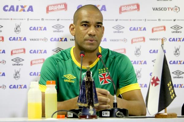 Rodrigo concede entrevista coletiva