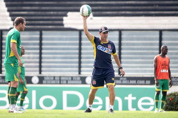 Jorginho comanda atividade ttica