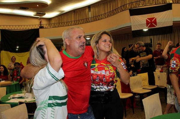 Emoo aps o apito final no Stade de France