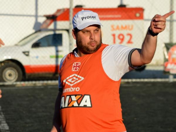 Fialho avaliou com perfeita a campanha do Vasco nesta metade de primeiro turno do Carioca