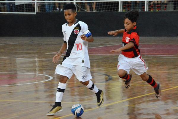 Sub-11 fez jogo emocionante contra o Flamengo
