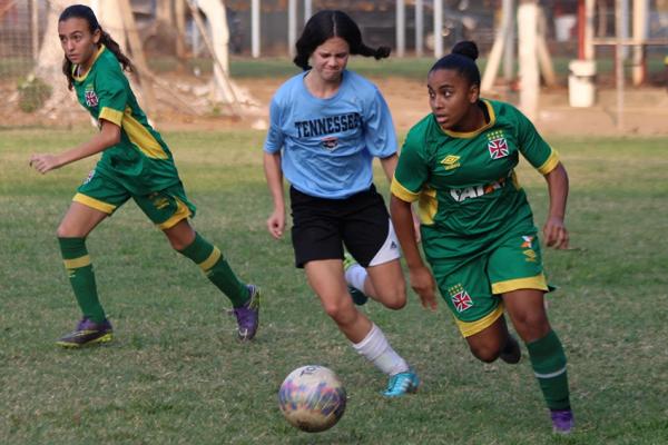 Rayane marcou um bonito gol