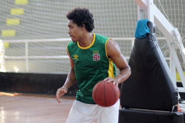 Mrcio treina aps o trmino da atividade