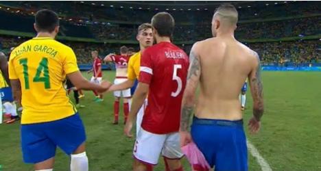 Luan ao fim do jogo Brasil 4 x 0 Dinamarca