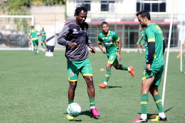 Andrezinho e Nen treinaram na manh desta quinta-feira
