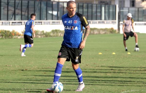 Pouco aproveitado no Vasco, Leandro voltou aos planos do Guarani
