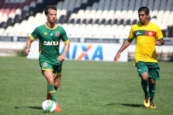 Diguinho em ao em jogo-treino contra a Portuguesa