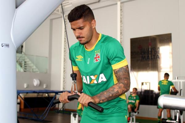 Henrique realiza atividades no CAPRRES