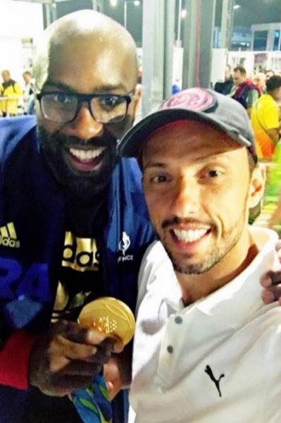 Nen faz selfie com Teddy Riner