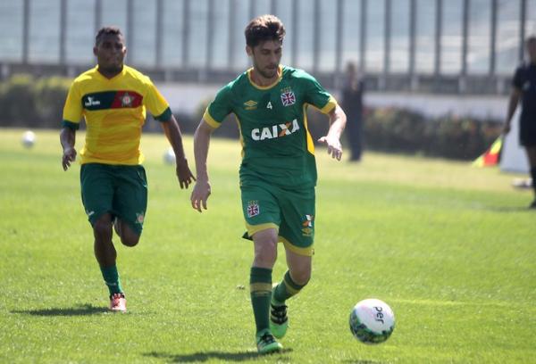 Fellype Gabriel em ao no jogo-treino contra a Portuguesa da Ilha do Governador