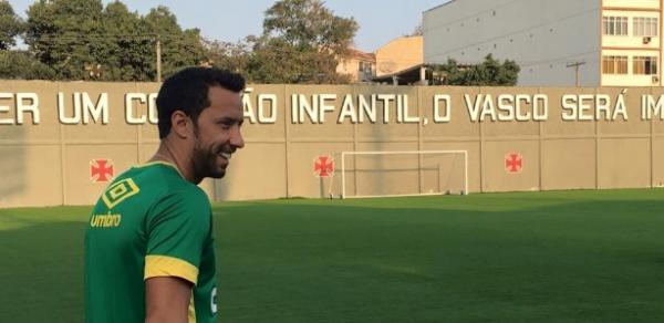 Nen est completamente recuperado de um estiramento na coxa direita