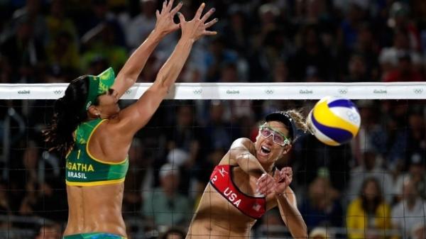 Agatha e Brbara bateram Walsh e Ross e fizeram histria em Copacabana