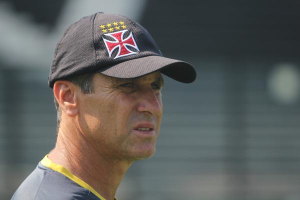 H um ano no comando do Vasco, o tcnico Jorginho foi muito elogiado pelo elenco