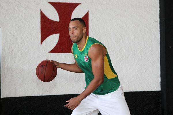 Wagner retornou a So Janurio para a disputa do NBB 9 