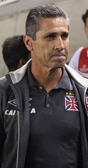 Jorginho durante derrota do Vasco para o Santos, na Vila