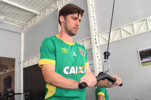 Fellype Gabriel realizando atividade no CAPRRES