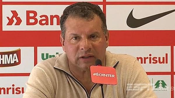 Celso Roth, agora no Inter, no vence partida desde quando ainda treinava o Vasco