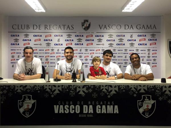 Gigantes conheceram sala de imprensa do clube