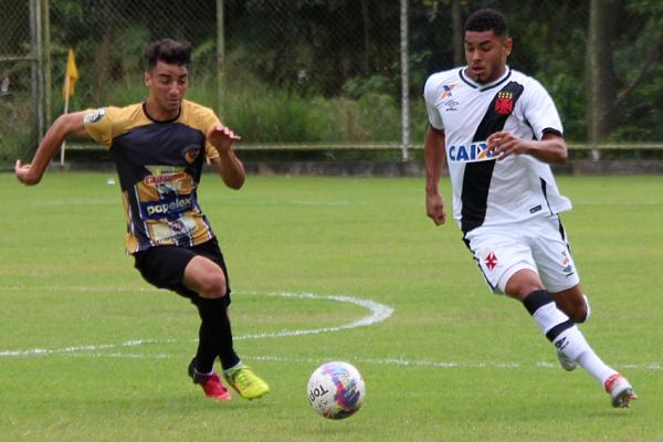 Lucas Barboza puxa contra-ataque vascano