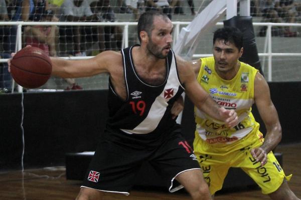 Drudi durante jogo no Ginsio Vasco da Gama