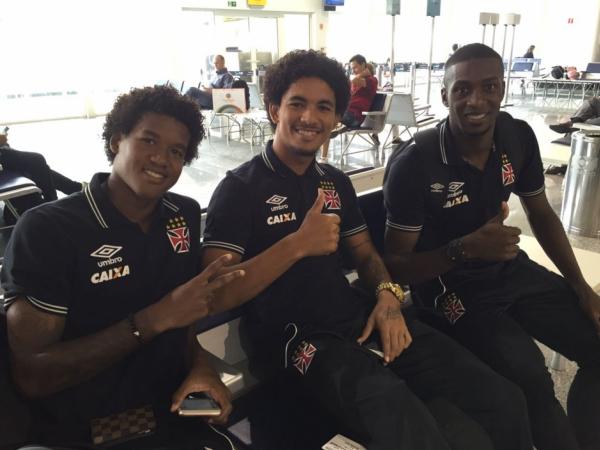 Alan Cardoso, Douglas e William no Aeroporto de Goinia