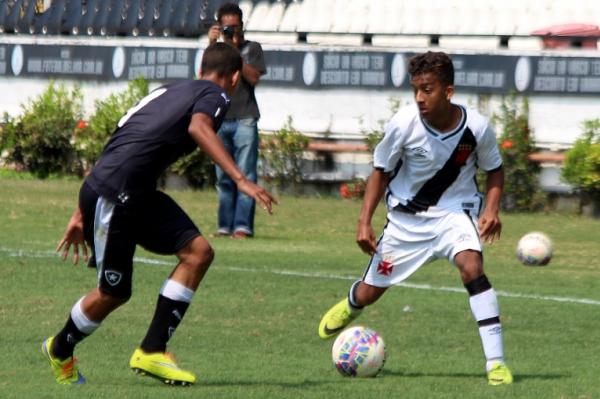 Vincius marcou um dos gols do triunfo
