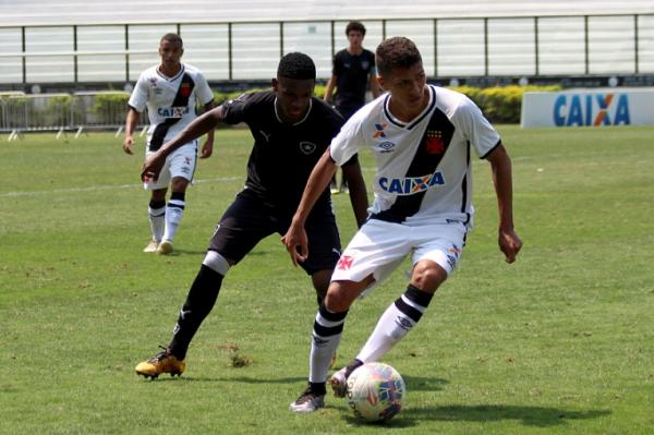 Alexandre foi um dos destaques do clssico