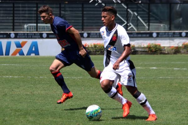 Evander foi decisivo nos momentos finais da partida