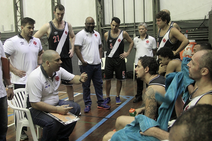 Vasco prepara volta para o NBB, basquete