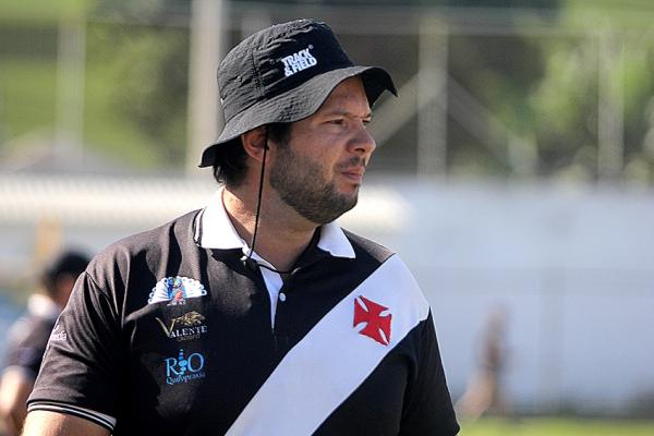 O tcnico Gabriel Mendes prev mais um jogo difcil contra o arquirrival