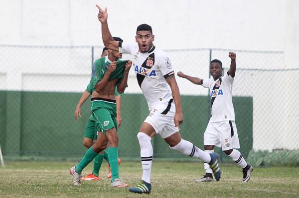 Barboza (e) e Robinho esto confirmados na estreia