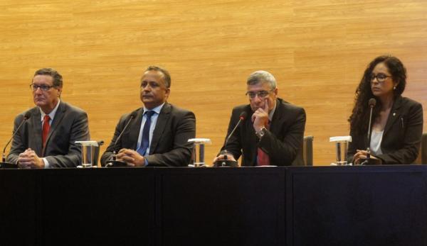 Cludio Cerdeira, Alcio Pena Jnior, Coronel Marinho e Ana Paula Oliveira: nova composio da Comisso Nacional de Arbitragem da CBF