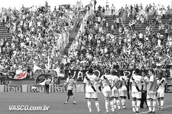 Partida foi paralisada devido  briga generalizada