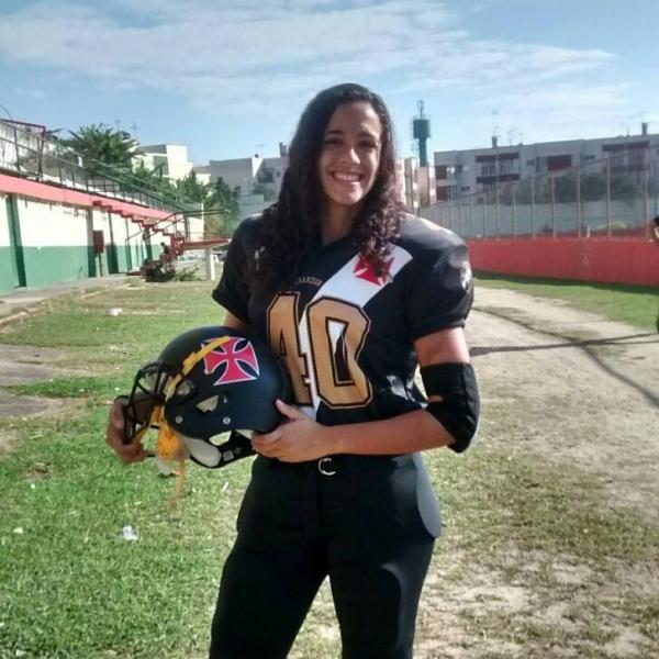 A quarterback Carol Rego retornar aos campos no clssico contra o Corinthians