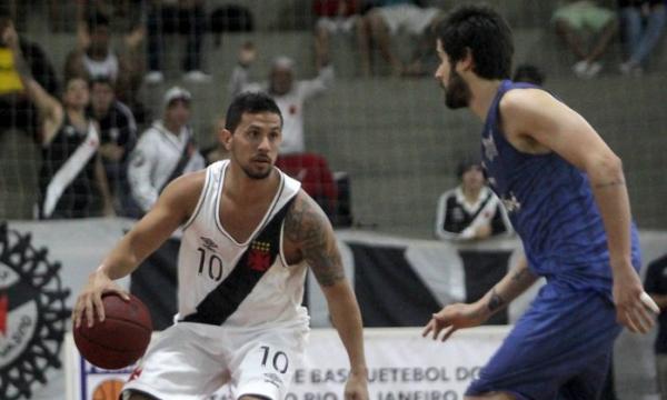 Palacios na vit�ria vasca�na sobre o Maca�, sexta-feira