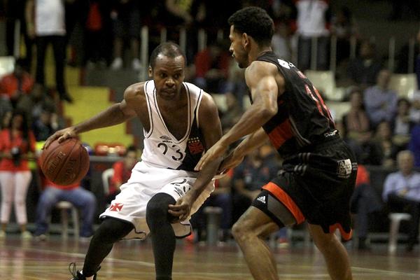 Nezinho brilhou na vitria sobre o Flamengo pelo Campeonato Carioca