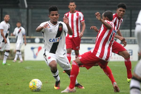 Lorran marcou o gol vascano