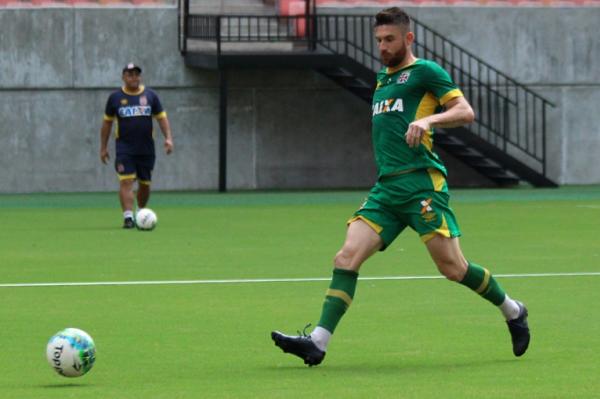 Bruno Gallo durante treino na Arena da Amaznia