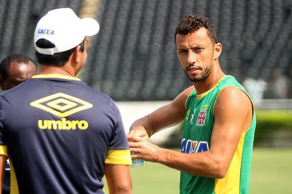 Nen vai voltar ao time titular do Vasco