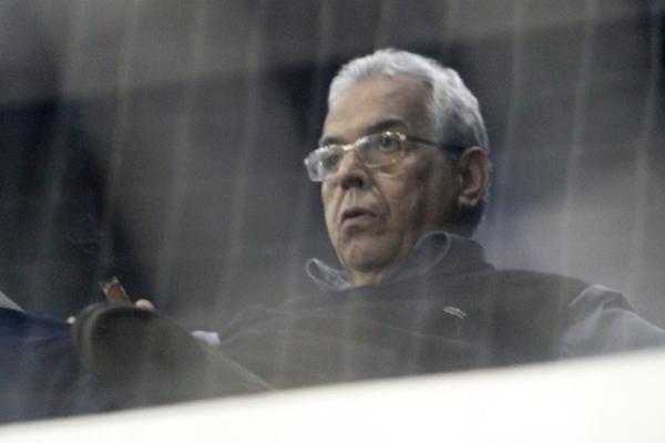 Com direito a charuto, Eurico acompanhou a vitria do Vasco