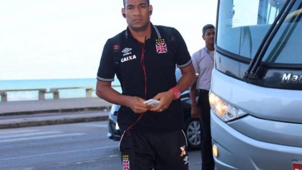 Rodrigo est liberado para resolver problemas particulares