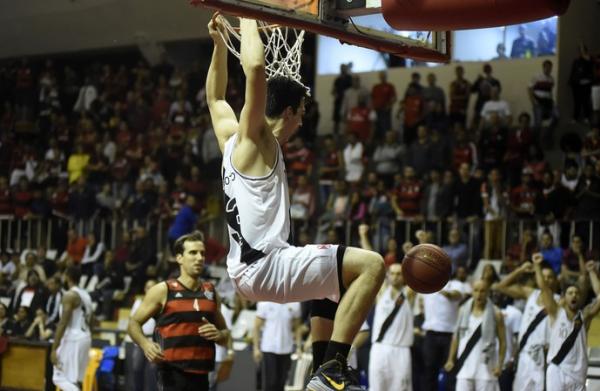 O Vasco conta com a presena imponente de Fiorotto para brilhar na temporada