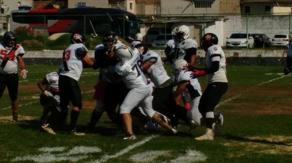 Cariocas e paulistas se enfrentaram no campo do So Cristvo