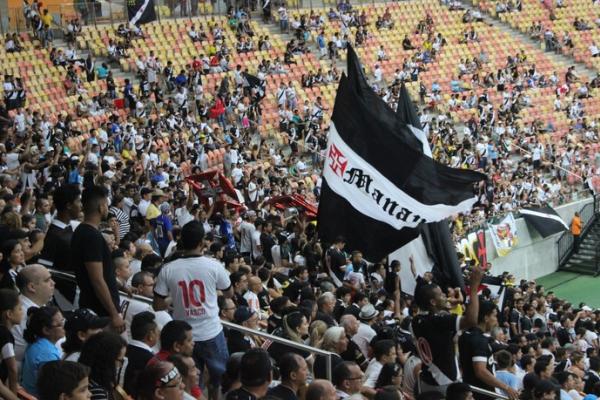 Torcida em Manaus prestigia Vasco contra o Londrina