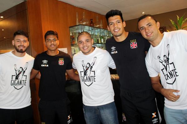 Evander e Julio fazem a alegria dos scios