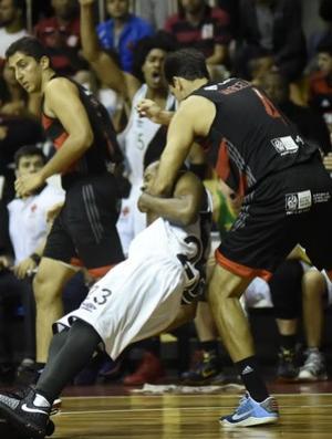 Flamengo e Vasco fizeram clssico com confuses no ginsio do Tijuca