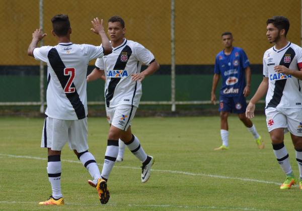 Vascanos comemoram gol na partida