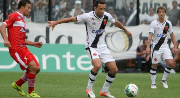 Vasco foi derrotado pelo CRB diante de menos de cinco mil testemunhas em So Janurio pela Srie B!