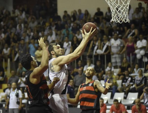 Flamengo e Vasco decidem o Estadual nos dias 24, 26 e 28 de outubro